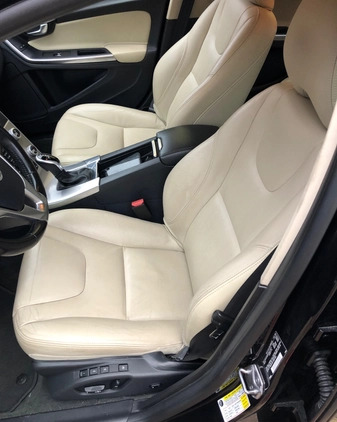 Volvo S60 cena 69000 przebieg: 80700, rok produkcji 2018 z Augustów małe 172